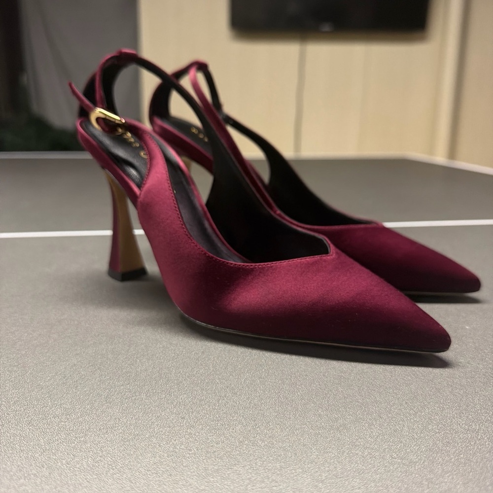 DEE OCLEPPO Austin Pumps SilkSatin Burgonady Women's Heels Size 6 NWOB MSRP $295